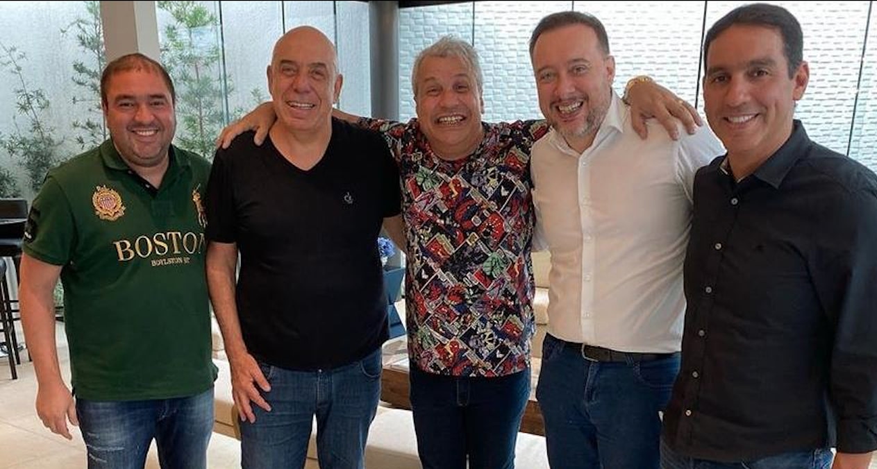 Amilcare Dallevo, Franz Vacek, irmãos Caldetaro e Sikera Jr em reunião nesta terça, em Manaus: apresentador pode ter programa na RedeTV! em 2020 (Reprodução/Instagram)