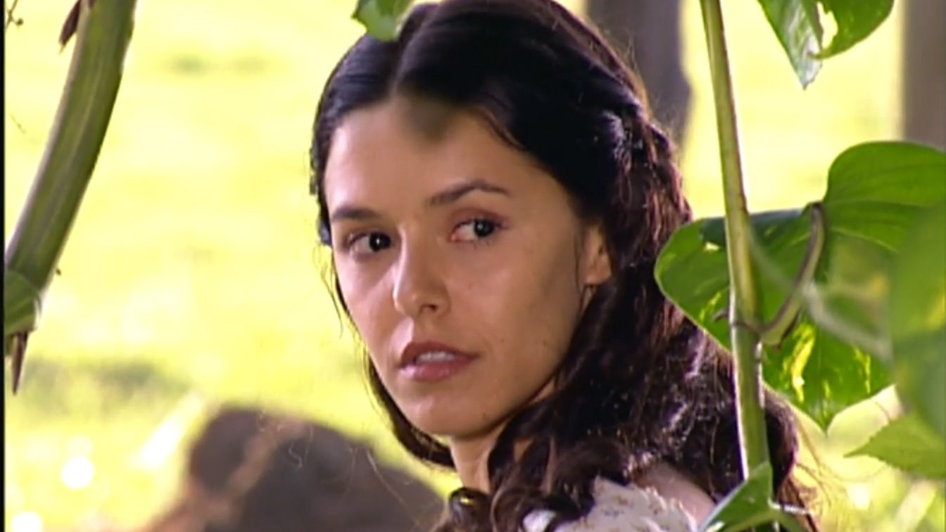 Bianca Rinaldi é Isaura em A Escrava Isaura