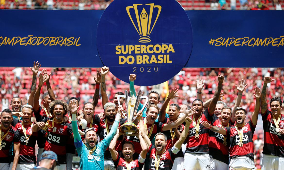 Flamengo ergue Supercopa do Brasil: jogo marcou alto Ibope para a Globo (Divulgação/Flamengo)