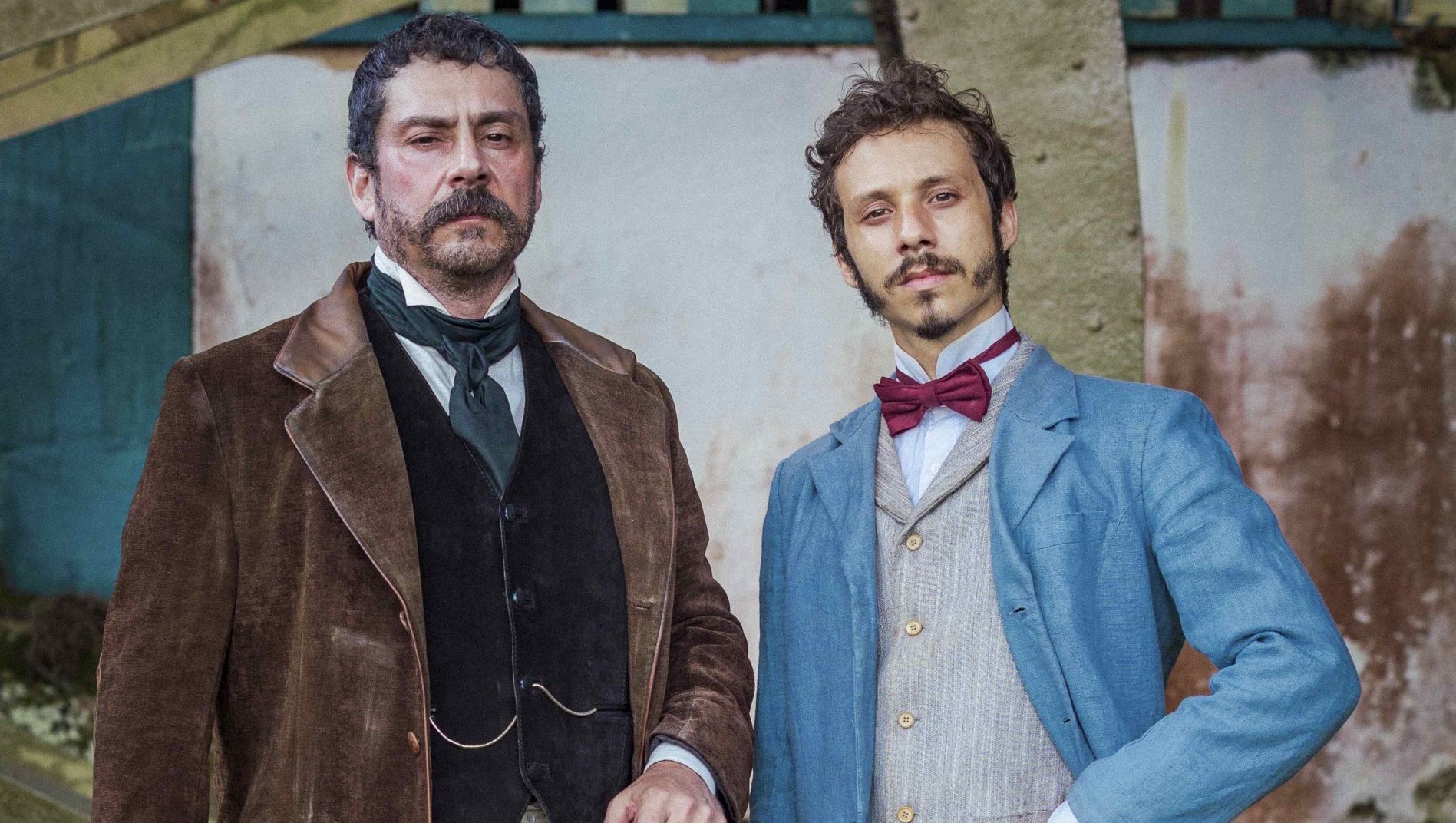 Tonico ( Alexandre Nero ) e Nélio ( João Pedro Zappa ).