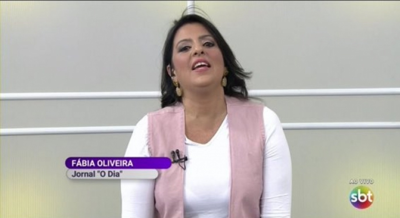 Fábia Oliveira no Fofocalizando (Reprodução / SBT)