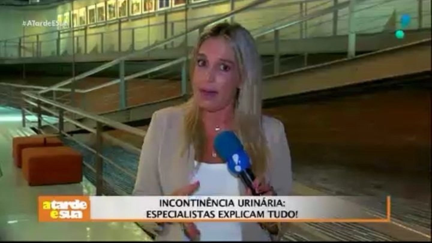Cíntia Lima em sua última reportagem para o A Tarde É Sua na RedeTV!