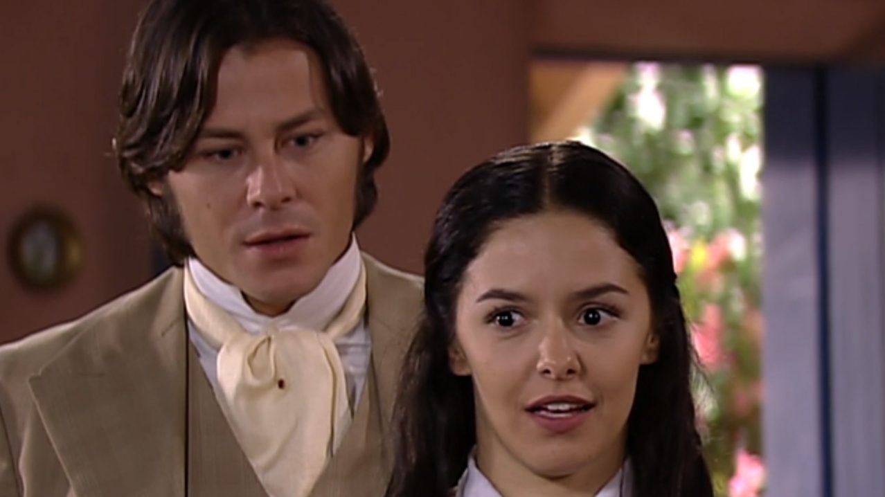 Álvaro (Theo Becker) pede Isaura (Bianca Rinaldi) em casamento em A Escrava Isaura