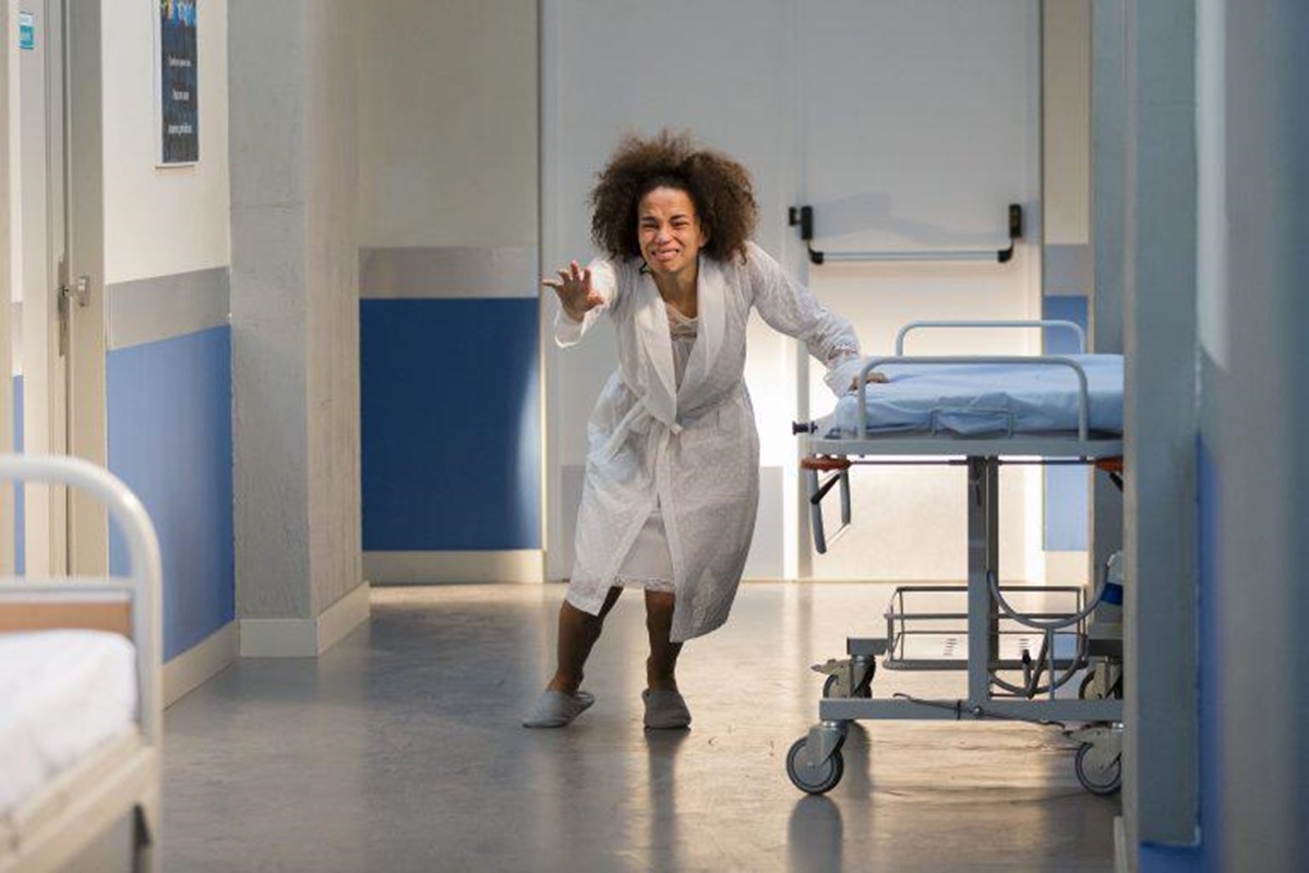 Vera, personagem de Ana Sofia Matins, vai parar em uma clinica psiquiátrica (Divulgação: TVI)