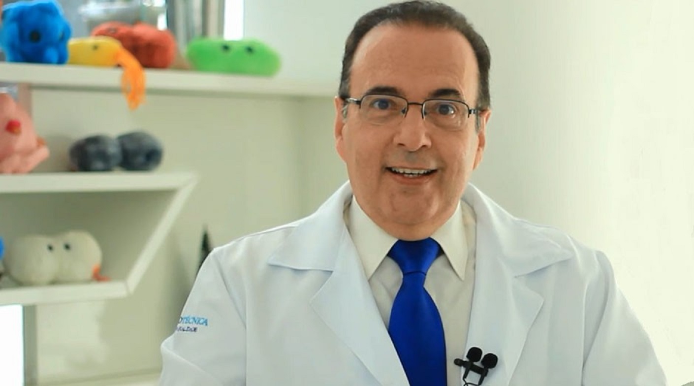 Roberto Martins Figueiredo é o Dr. Bactéria (Foto: Arquivo Pessoal)
