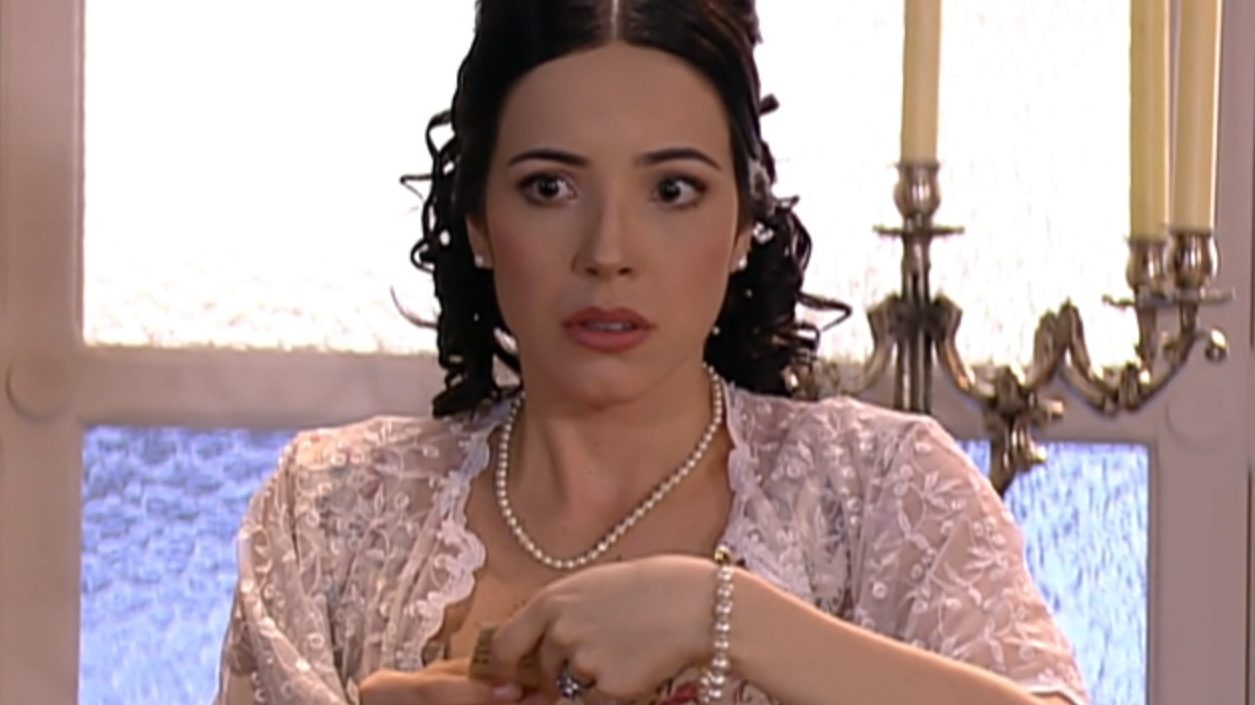 Branca (Renata Dominguez) em A Escrava Isaura