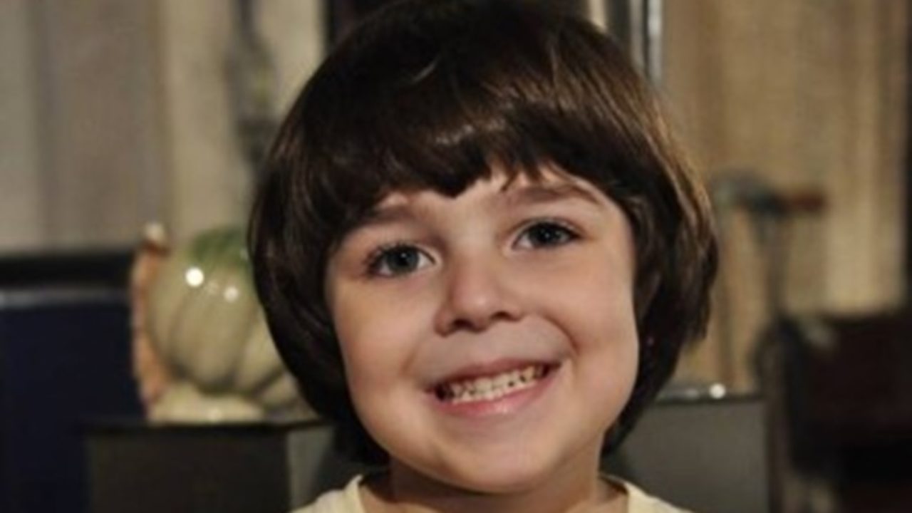 Gabriel Pelícia aos 4 anos como Quinzinho