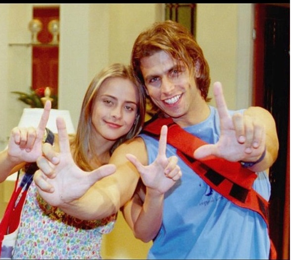 Juliana Silveira e Henri Castelli como Júlia e Pedro em Malhação 2002