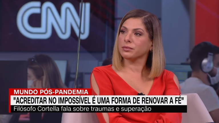 Daniela Lima chora ao ver Mari Palma se emocionar, na CNN Brasil