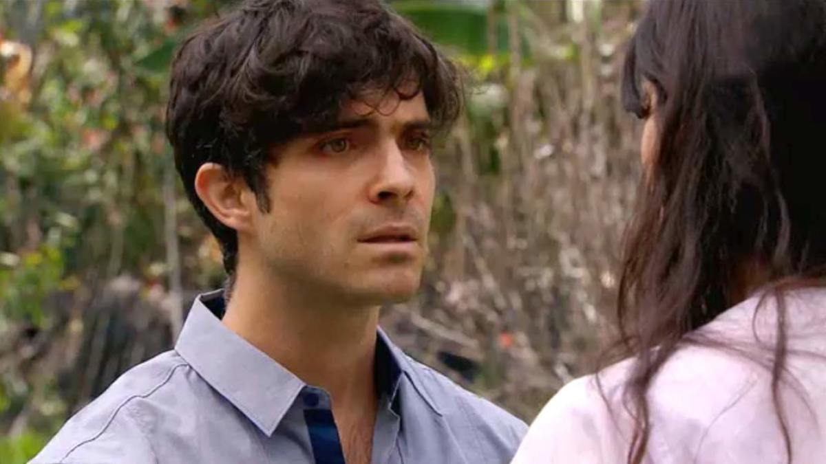Osvaldo Benavides e Verónica Jaspeado como Demétrio e Josefina em O Que A Vida Me Roubou (Divulgação / Televisa)