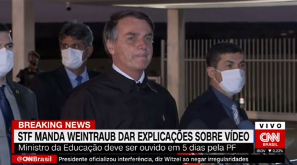 Jair Bolsonaro fala sobre Globo se retirar do Alvorada