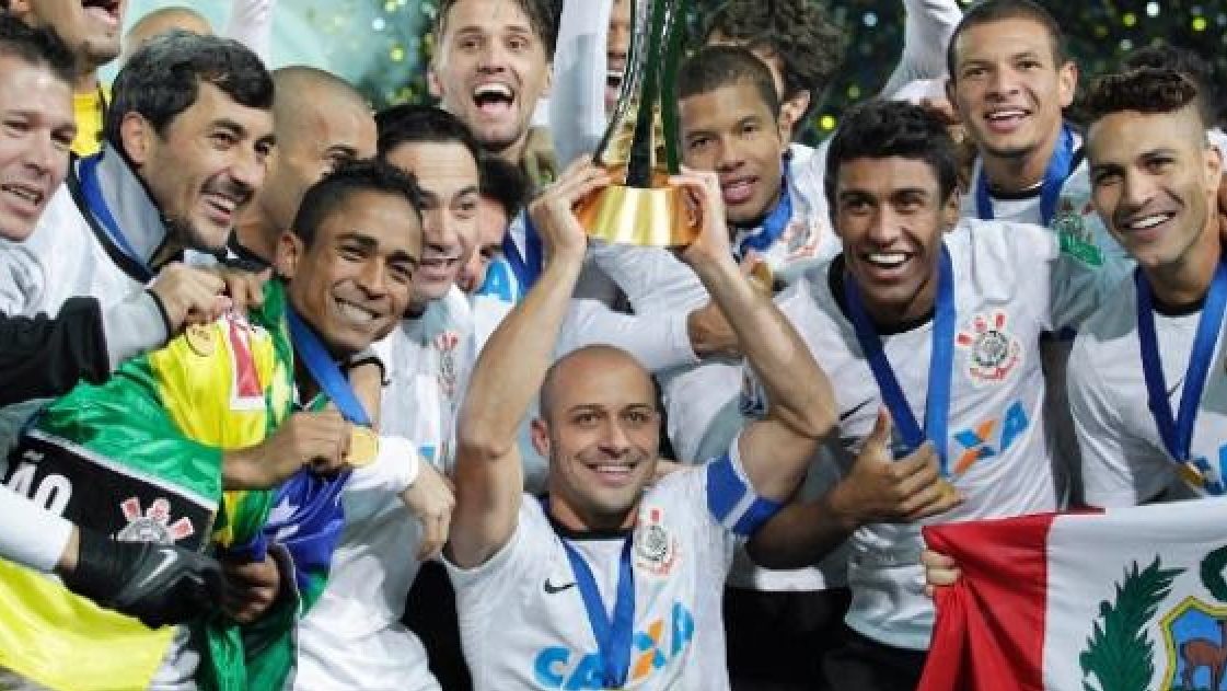 Corinthians celebra o título no Mundial de Clubes 2012 (Divulgação)