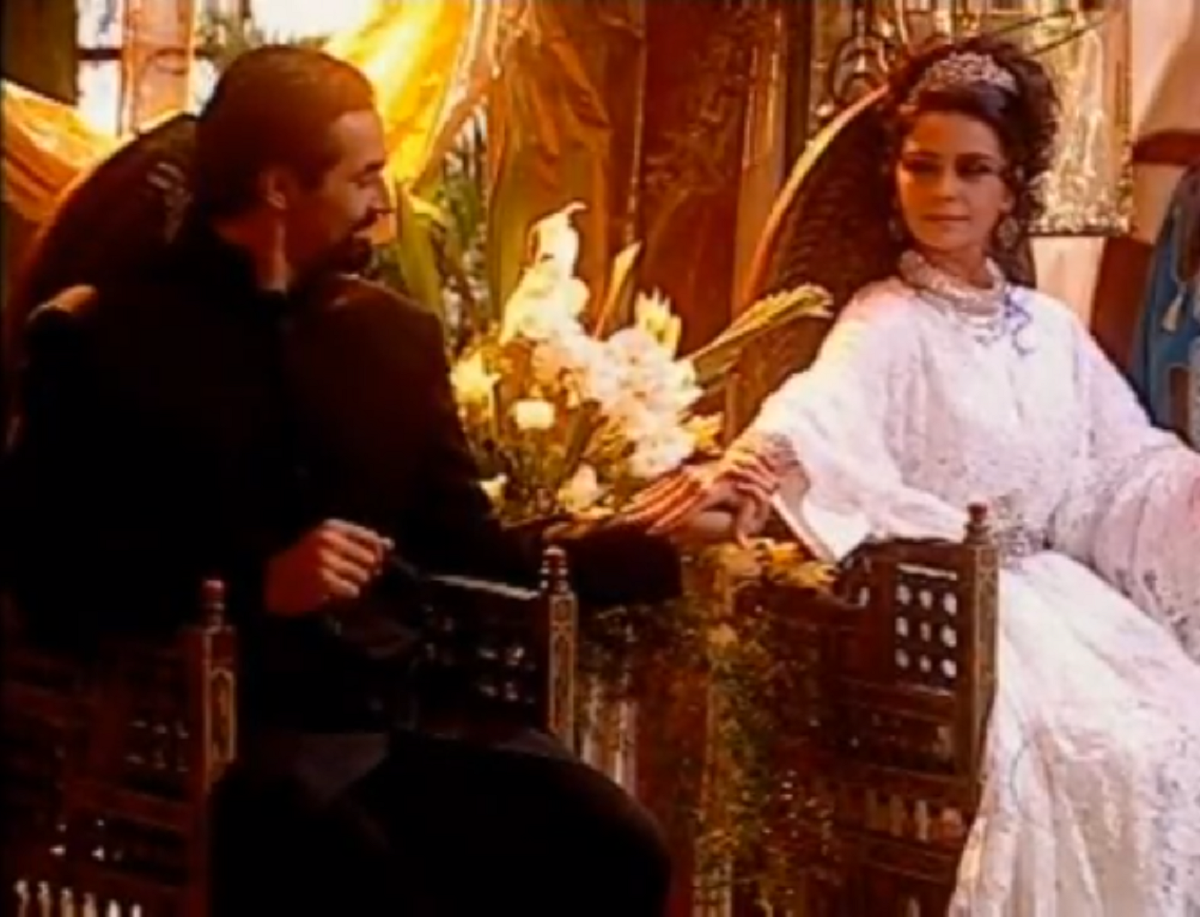 Zein (Luciano Szafir) e Jade (Giovanna Antonelli) durante seu casamento em O Clone