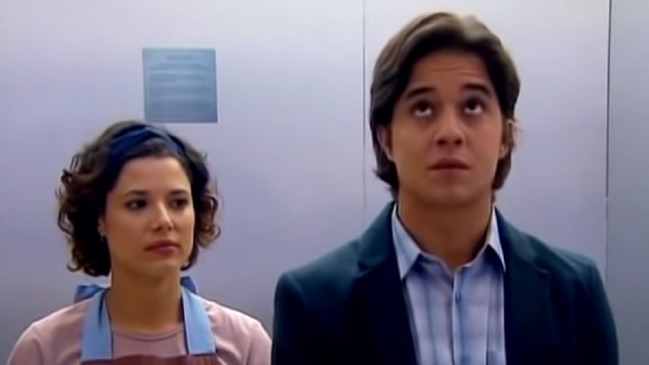 Carol (Manuela do Monte) e Júnior (Guilherme Boury) em Chiquititas