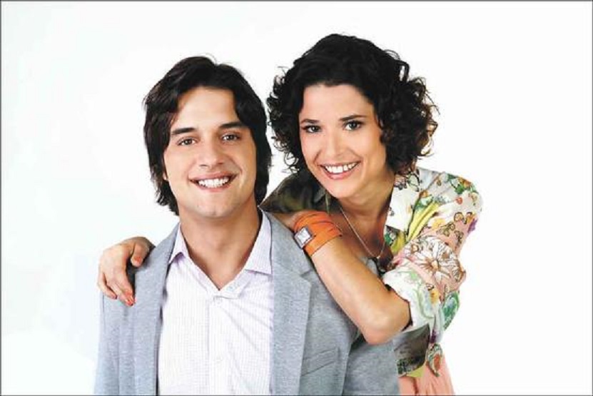 Junior (Guilherme Boury) e Carolina (Manoela do Monte) em Chiquititas