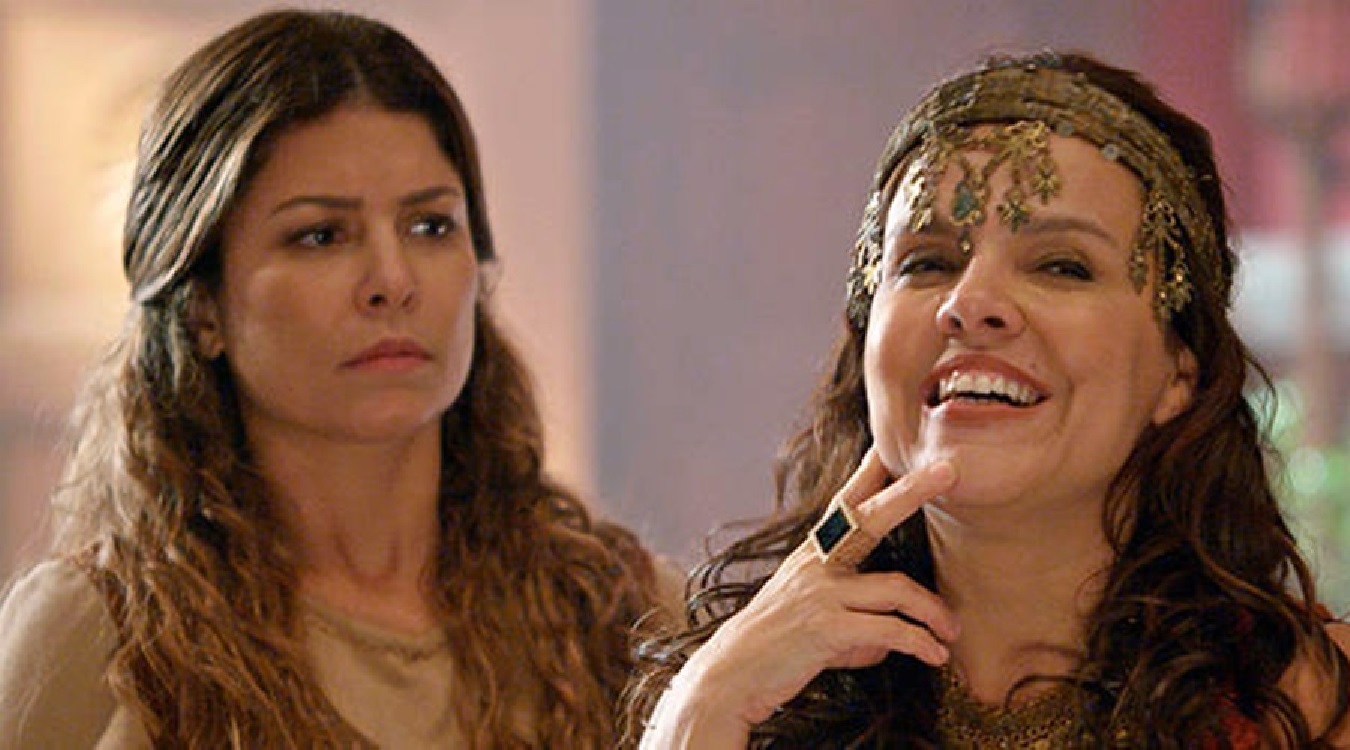 Bárbara Borges e Marcela Muniz como Livona e Judite em Jesus (Divulgação / Record TV)