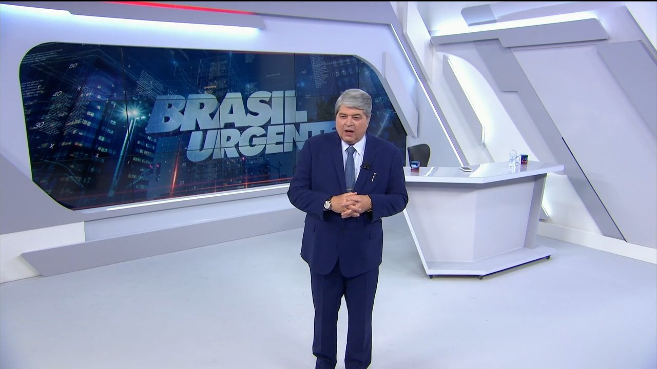 Cenário do Brasil Urgente surgiu repaginado nesta segunda (6) após três anos da última mudança (Reprodução: Band)