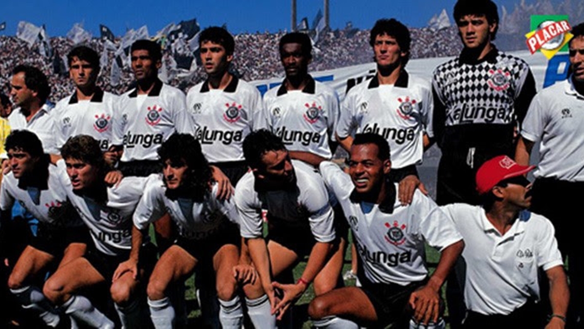 Corinthians venceu o São Paulo por 1 a 0 e levou a taça de campeão. Foto: Reprodução/Band