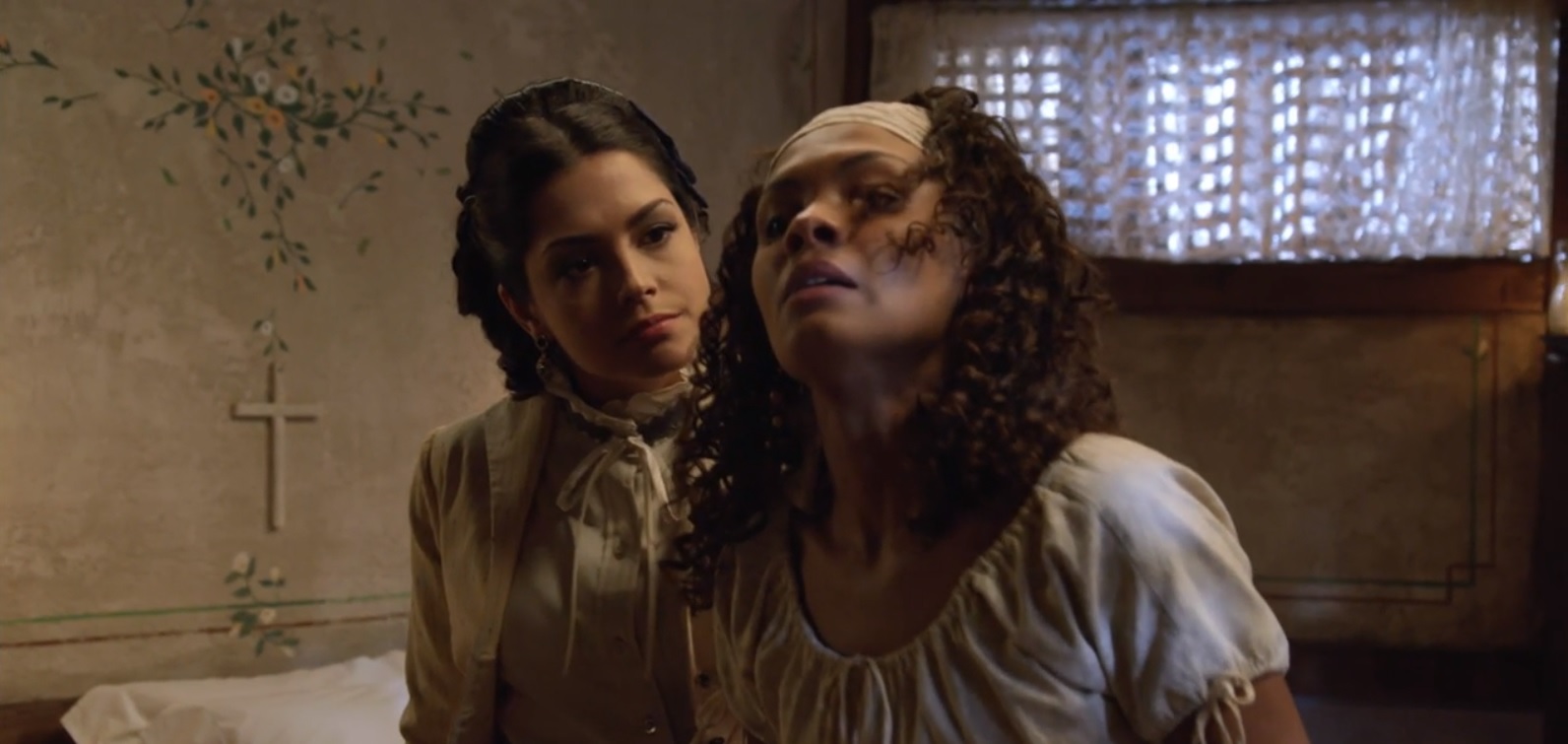Maria Isabel (Thaís Fersoza) e Esméria (Lidi Lisboa) de Escrava Mãe