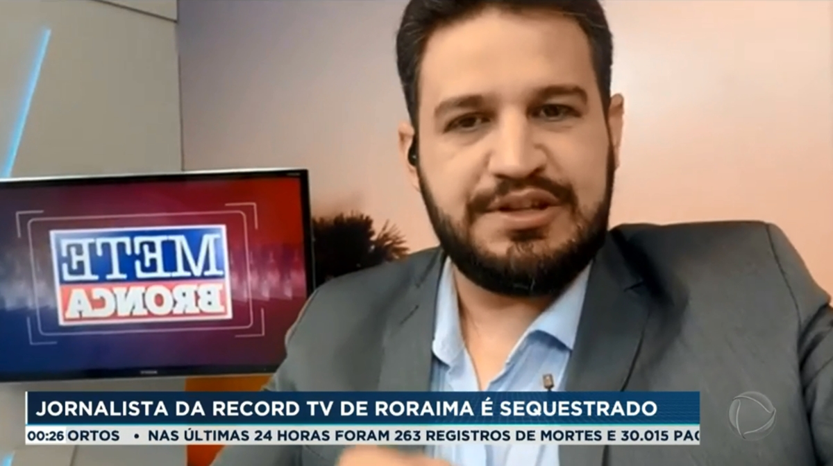 Romano dos Anjos é apresentador do policial Mete Bronca, na TV Imperial, a Record TV de Roraima (Reprodução: TV Imperial)