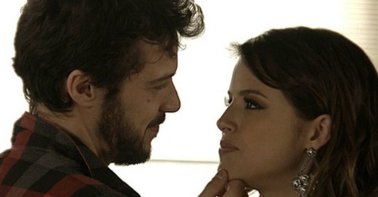 Giovanni (Jayme Matarazzo) e Camila (Agatha Moreira) de Haja Coração