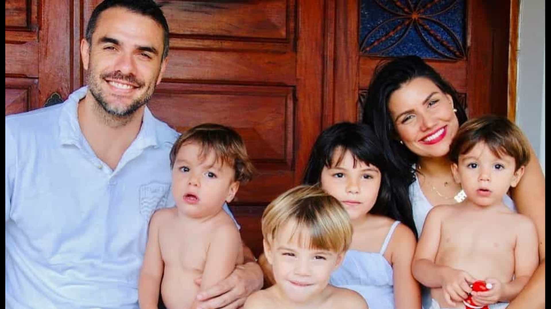 Mariana Felicio e Daniel Saullo com os filhos