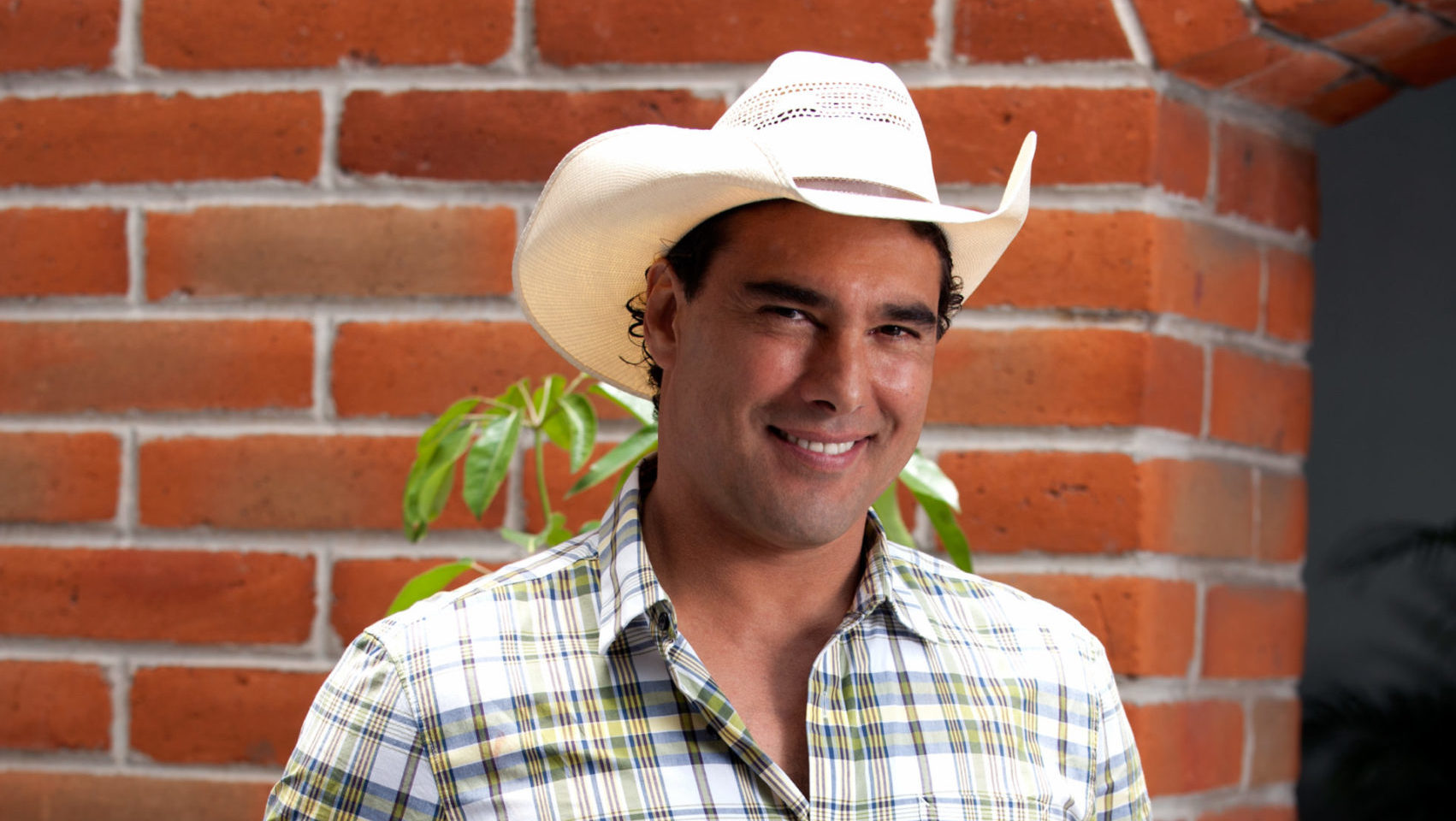 Eduardo Yáñez como José Ângelo em Amores Verdadeiros (Divulgação / Televisa)