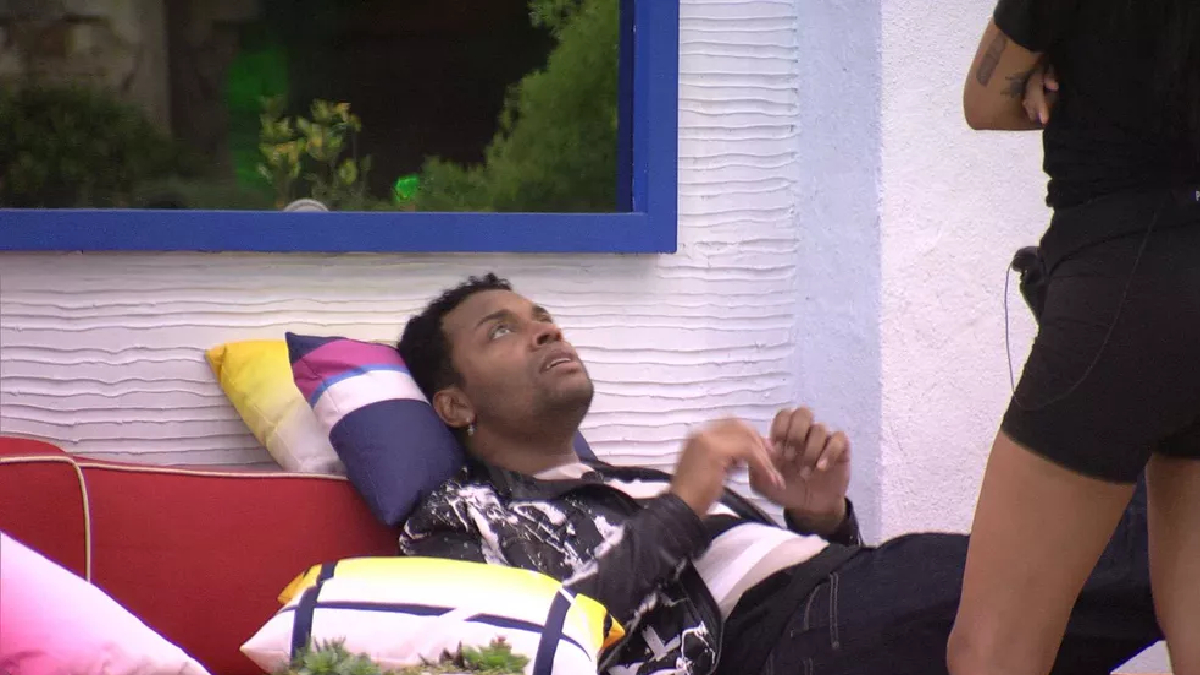 Os brothers conversam no BBB 21
