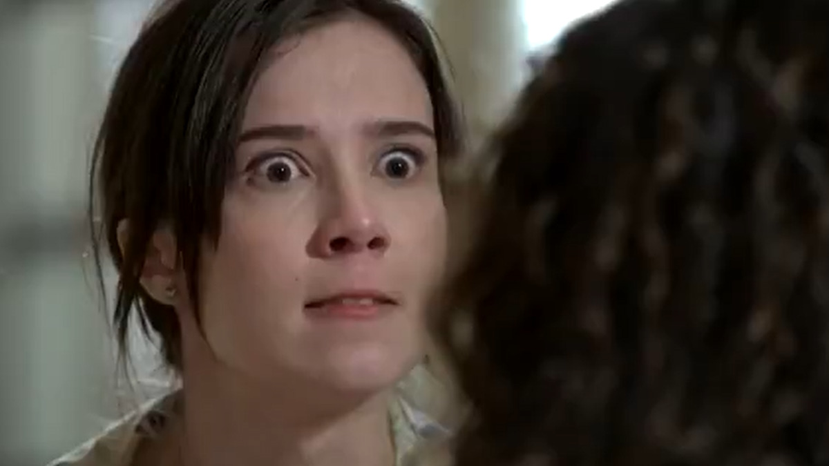 Cora (Marjorie Estiano) humilha Eliane (Vanessa Giácomo) em cena de Império (Reprodução/Globo)