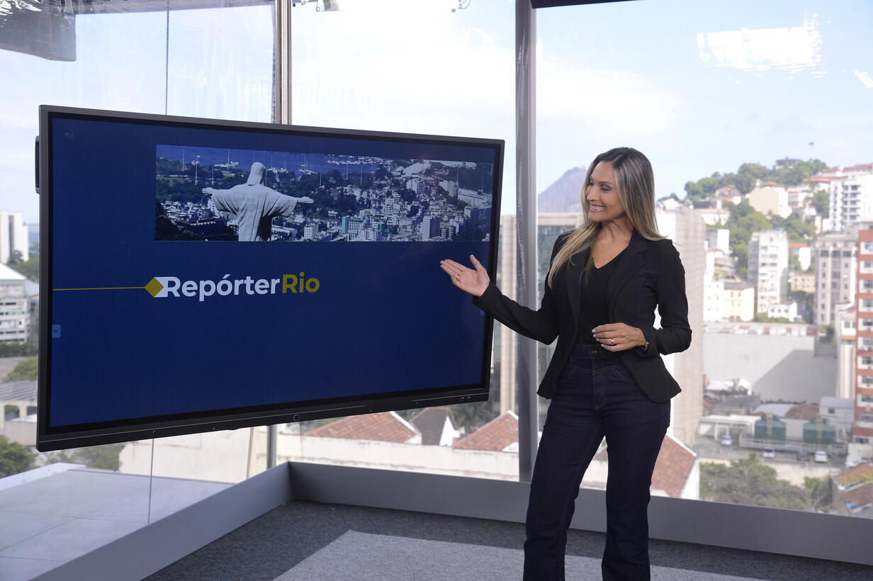 Munike Moret, apresentadora do Repórter Rio