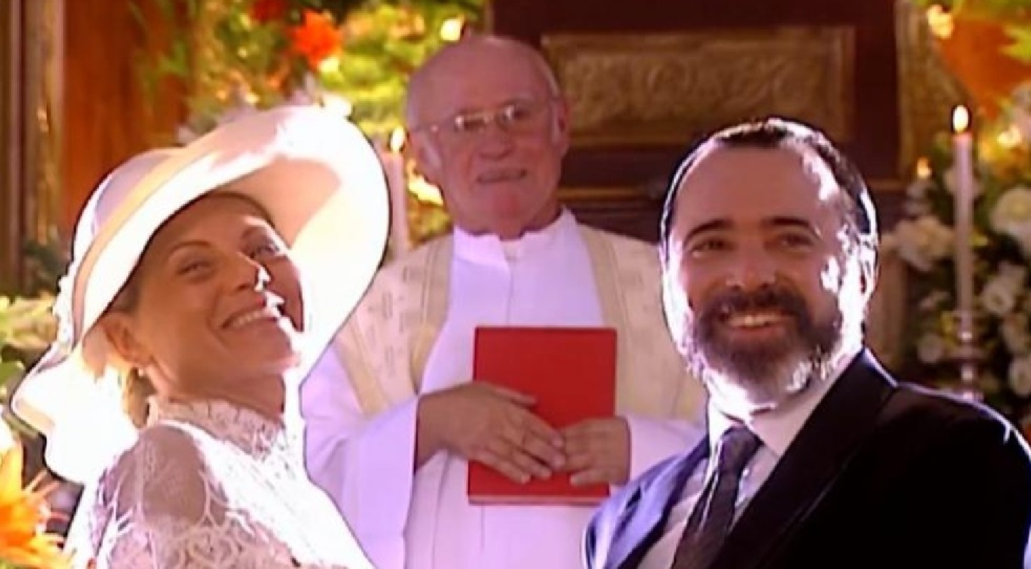 Helena (Vera Fischer) e Miguel (Tony Ramos) se casam em Laços de Família (Reprodução / Globo)
