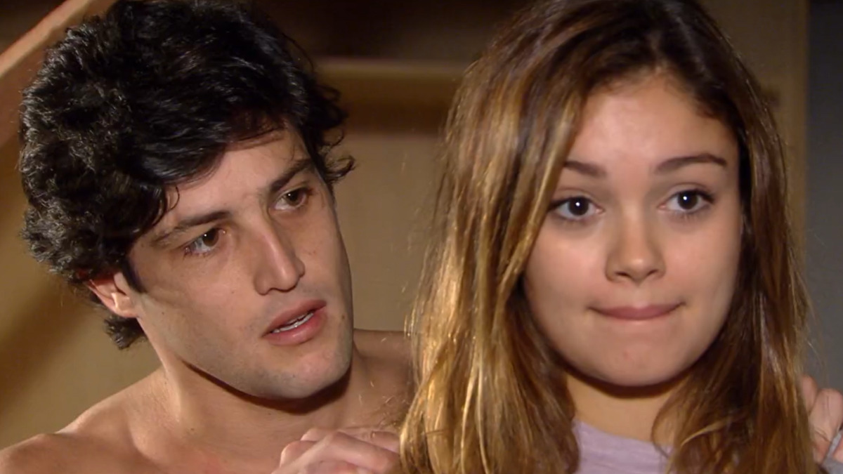 Armandinho (Alexandre Slaviero) e Stéfany (Sophie Charlotte) em Ti Ti Ti (Reprodução/Globo)