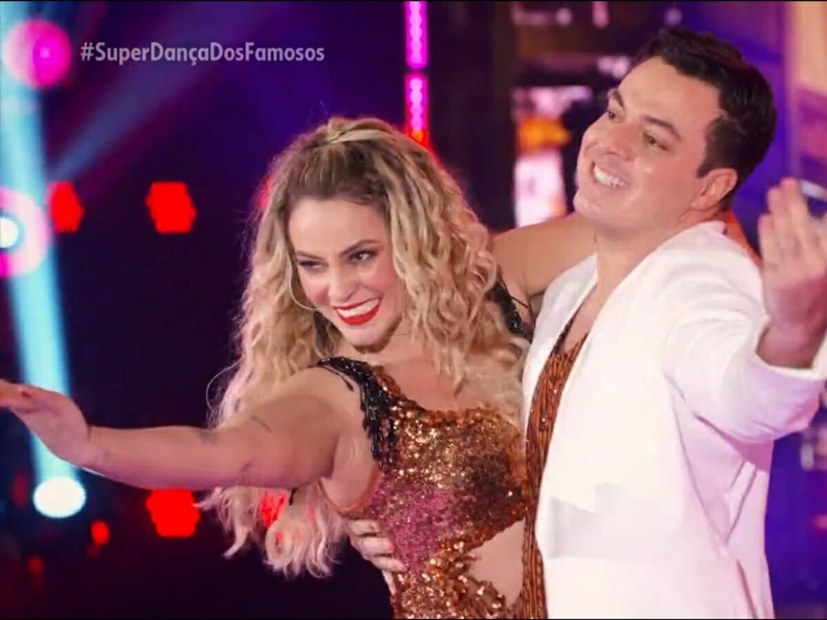 Paolla Oliveira e Leandro Azevedo são os vencedora da Super Dança dos Famosos (Reprodução: Globo)