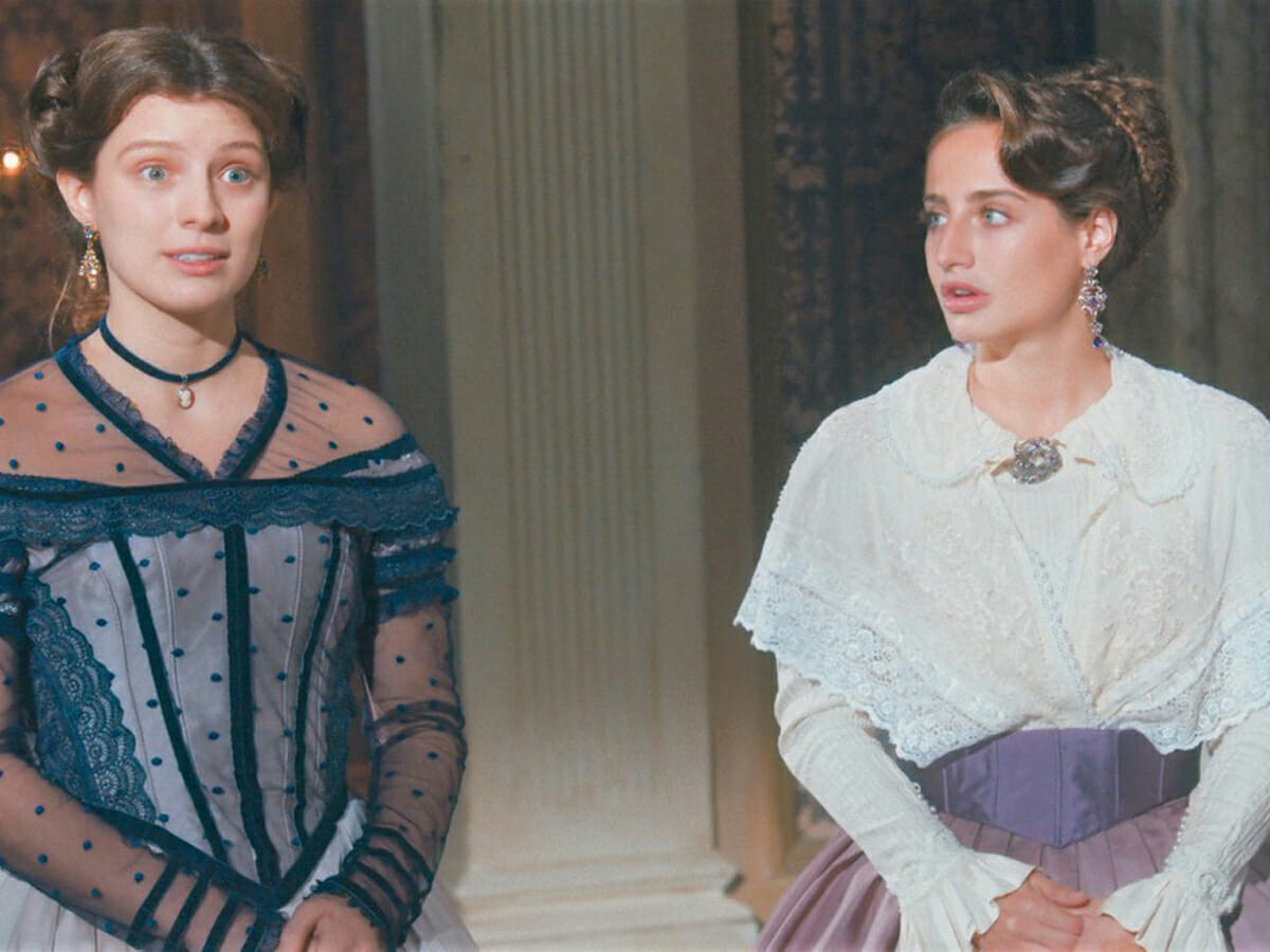 Isabel (Giulia Gayoso) e Leopoldina (Bruna Griphao) em Nos Tempos do Imperador