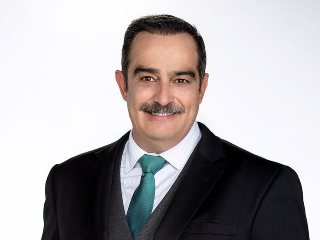 Omar Fierro é Horácio em Te Dou a Vida (Divulgação Televisa)