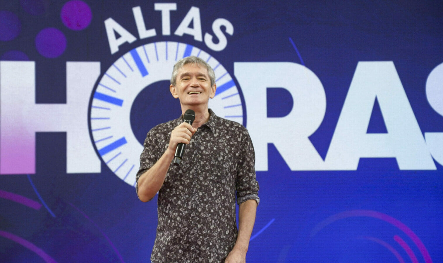 Serginho Groisman no comando do Altas Horas (Divulgação/Globo)