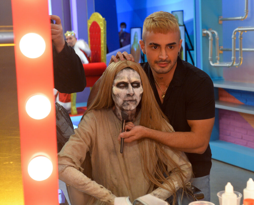 Victor Nogueira produz maquiagem de Menina Fantasma, personagem das Câmeras Escondidas do SBT
