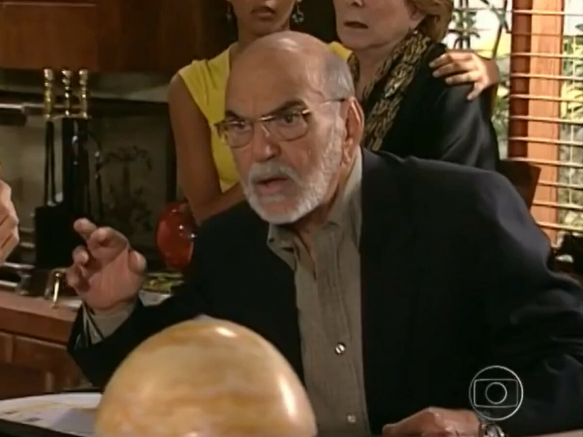 Afonso (Lima Duarte) em Da Cor do Pecado (Reprodução/Globo)