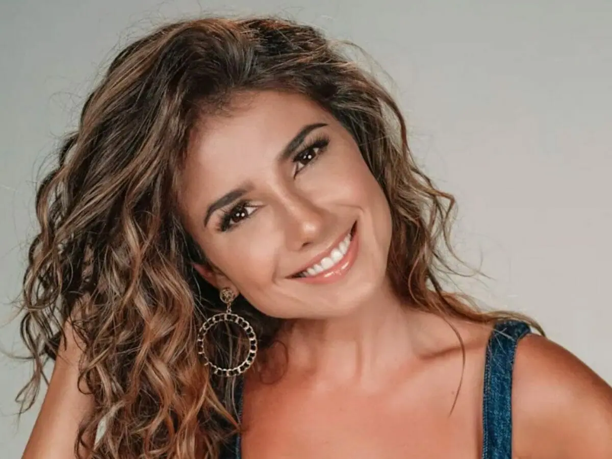 Paula Fernandes vai se apresentar no Família Record (Divulgação)