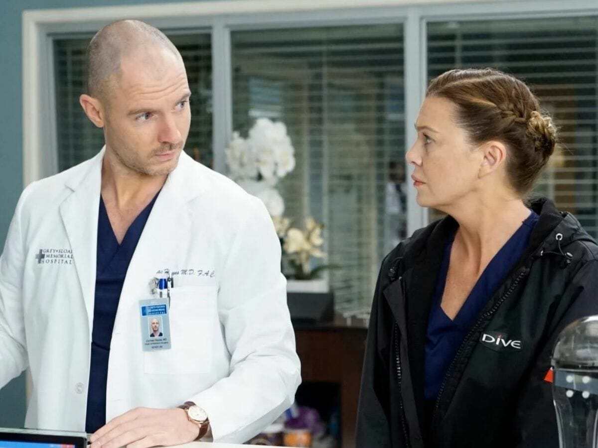 Richard Flood com Ellen Pompeo em cena de Grey's Anatomy