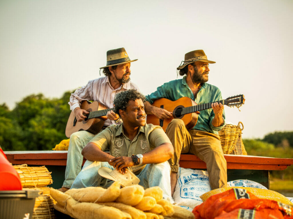 Almir Sater em cena de Pantanal (Reprodução/Globo)