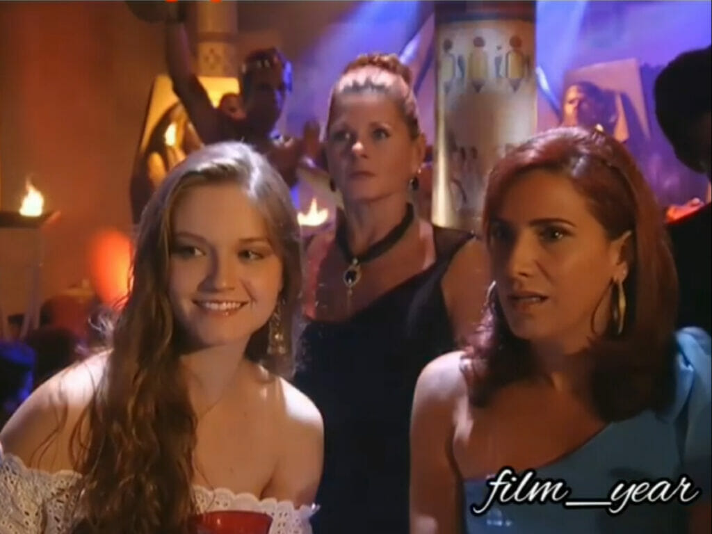 Soninha (Andressa Koetz), Yvete (Vera Fischer) e Laurinda (Totia Meireles) em O Clone (Reprodução)
