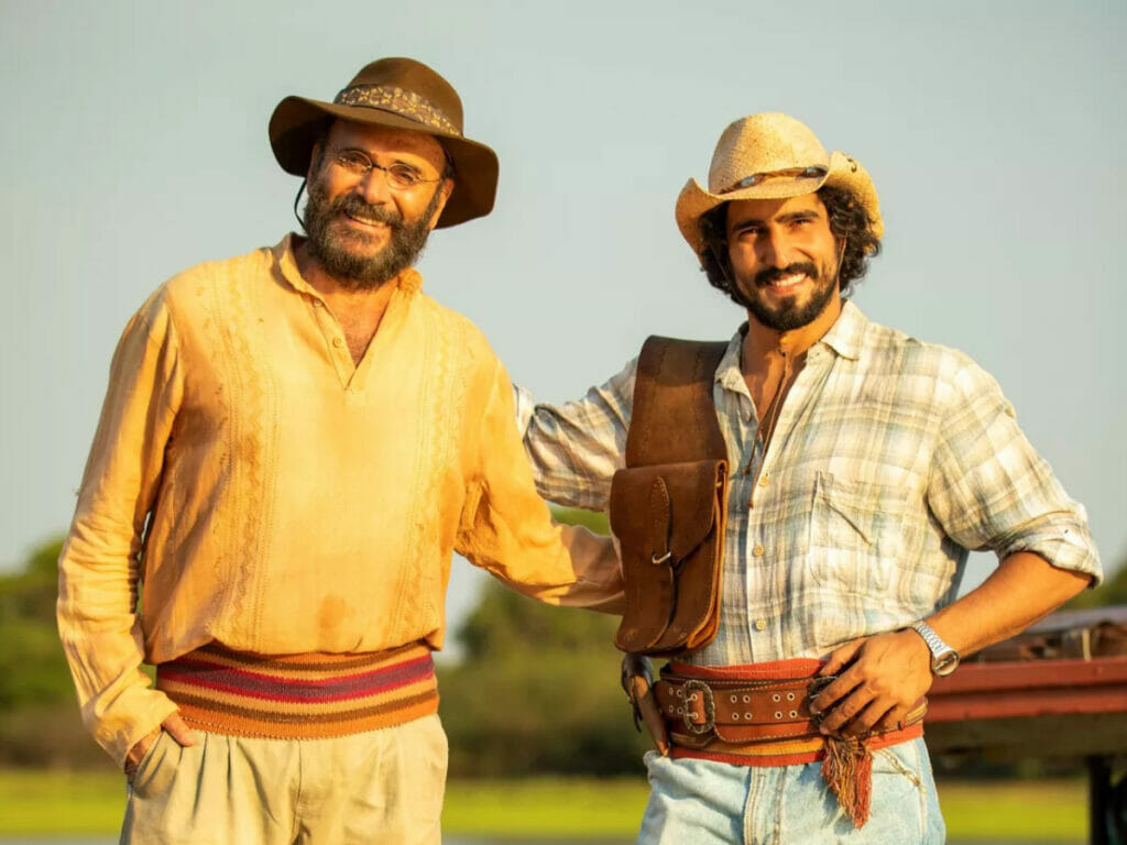 Almir Sater e Renato Góes estão na novela Pantanal (Divulgação Globo)