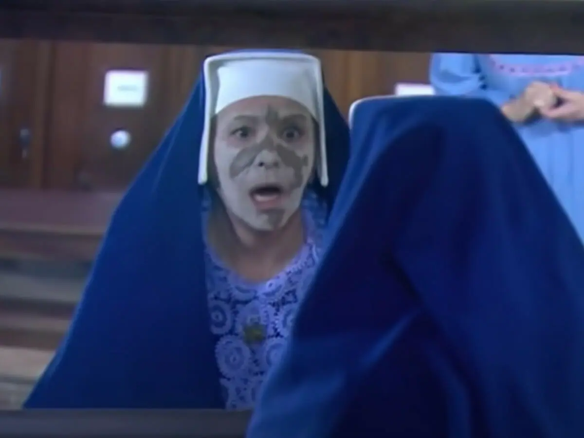 Madre Superiora (Eliana Guttman) em Carinha de Anjo (Reprodução/SBT)