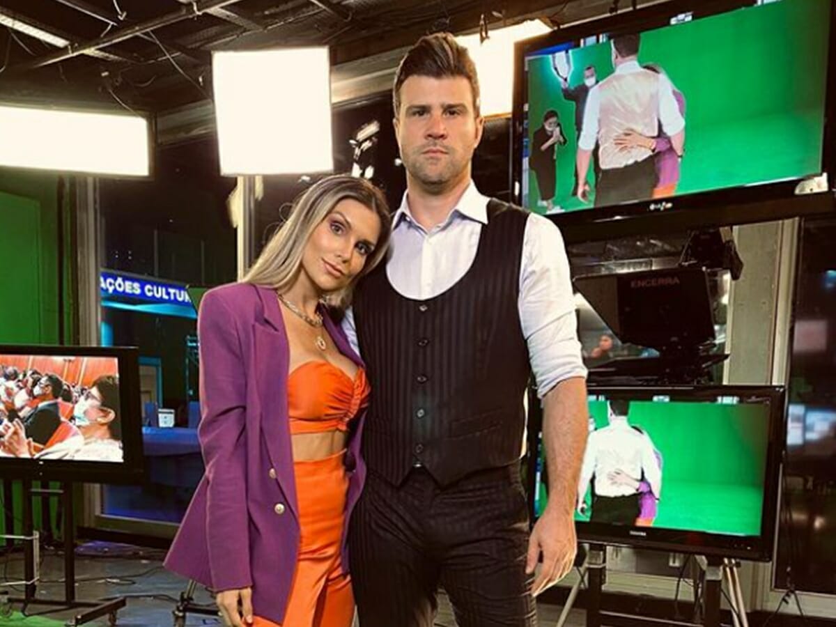 Flávia Viana e Marcelo Zangrandi nos bastidores do TV Fama (Reprodução: Instagram)