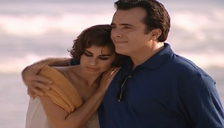 Maysa (Daniela Escobar) encontra novo amor (Tony Ramos) em O Clone