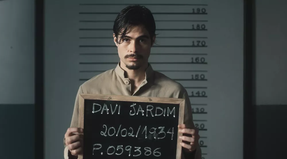 Davi (Rafael Vitti) sendo preso injustamente (Divulgação)