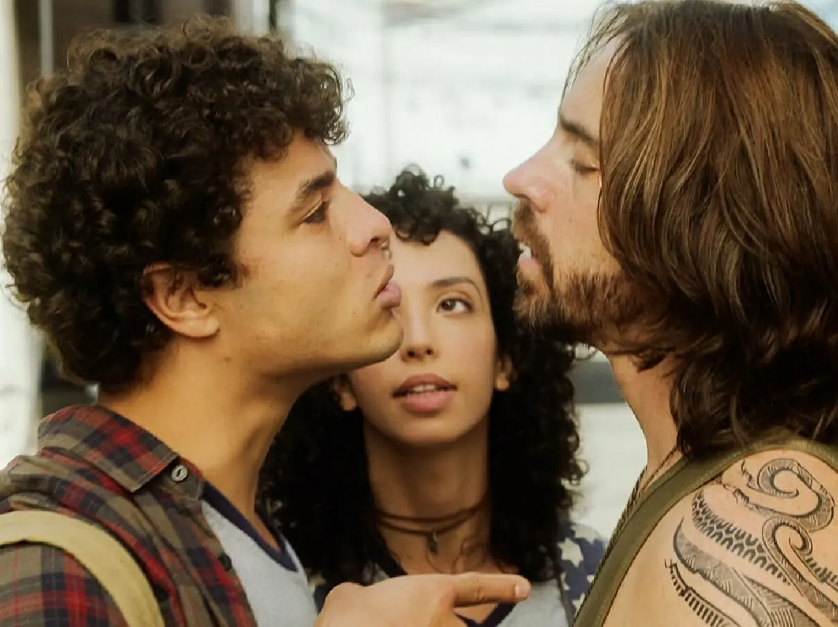Tigrão (Matheus Abreu), Tina (Agnes Brichta) e Roni (Felipe Abib) em Quanto Mais Vida, Melhor! (Divulgação/Globo)