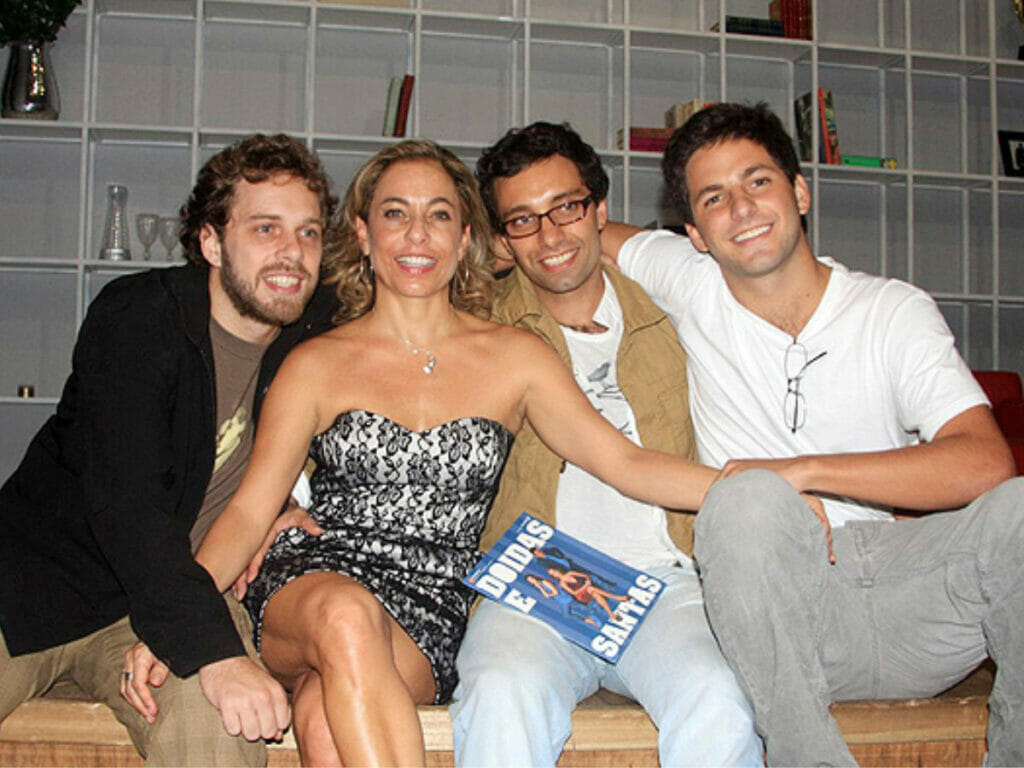 Cissa Guimarães com os filhos João, Tomás e Rafael (Reprodução)