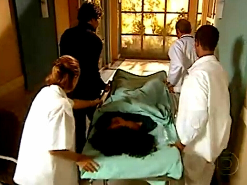 Jade (Giovanna Antonelli) no hospital em O Clone (Reprodução)